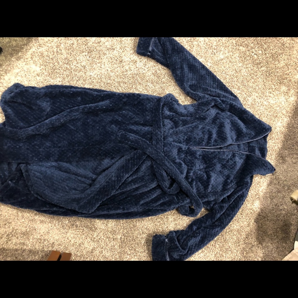 New never worn navy blue robe.